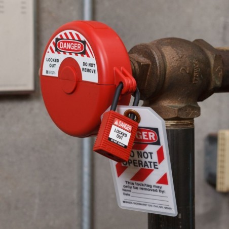 Kłódka Brady SafeKey Lockout, czerwona, z nylonowym kabłąkiem 38mm, różne klucze